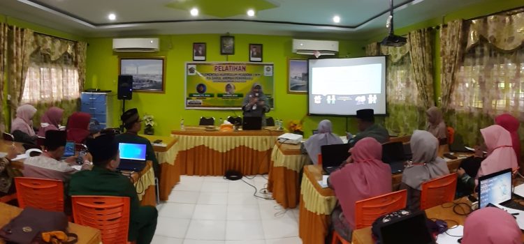 Hari Pertama Sosialisasi/BIMTEK IKM